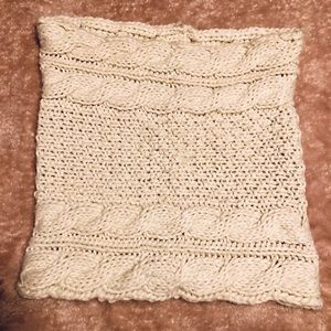 American Eagle Infinity cable knit scarf